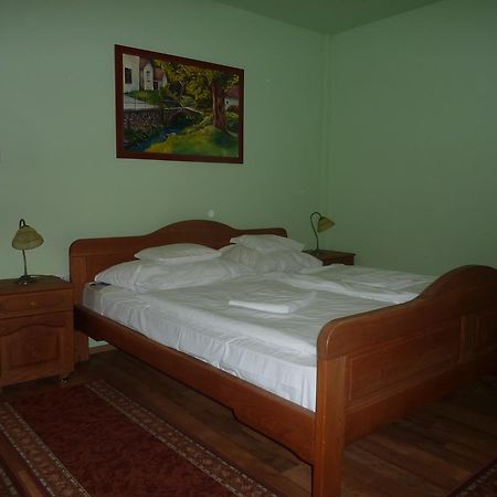 Bed and Breakfast Naspolya Panzio Es Etterem Bataapati Экстерьер фото