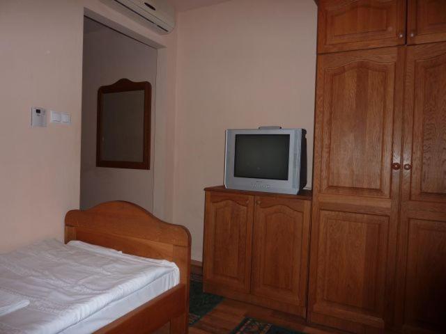 Bed and Breakfast Naspolya Panzio Es Etterem Bataapati Номер фото