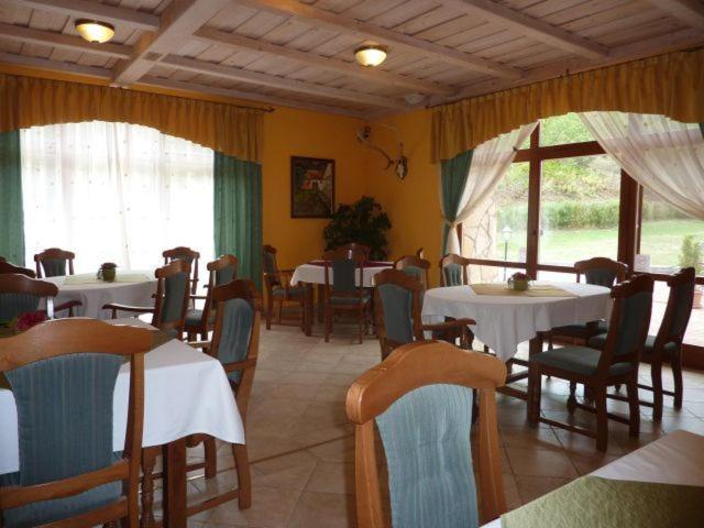Bed and Breakfast Naspolya Panzio Es Etterem Bataapati Экстерьер фото